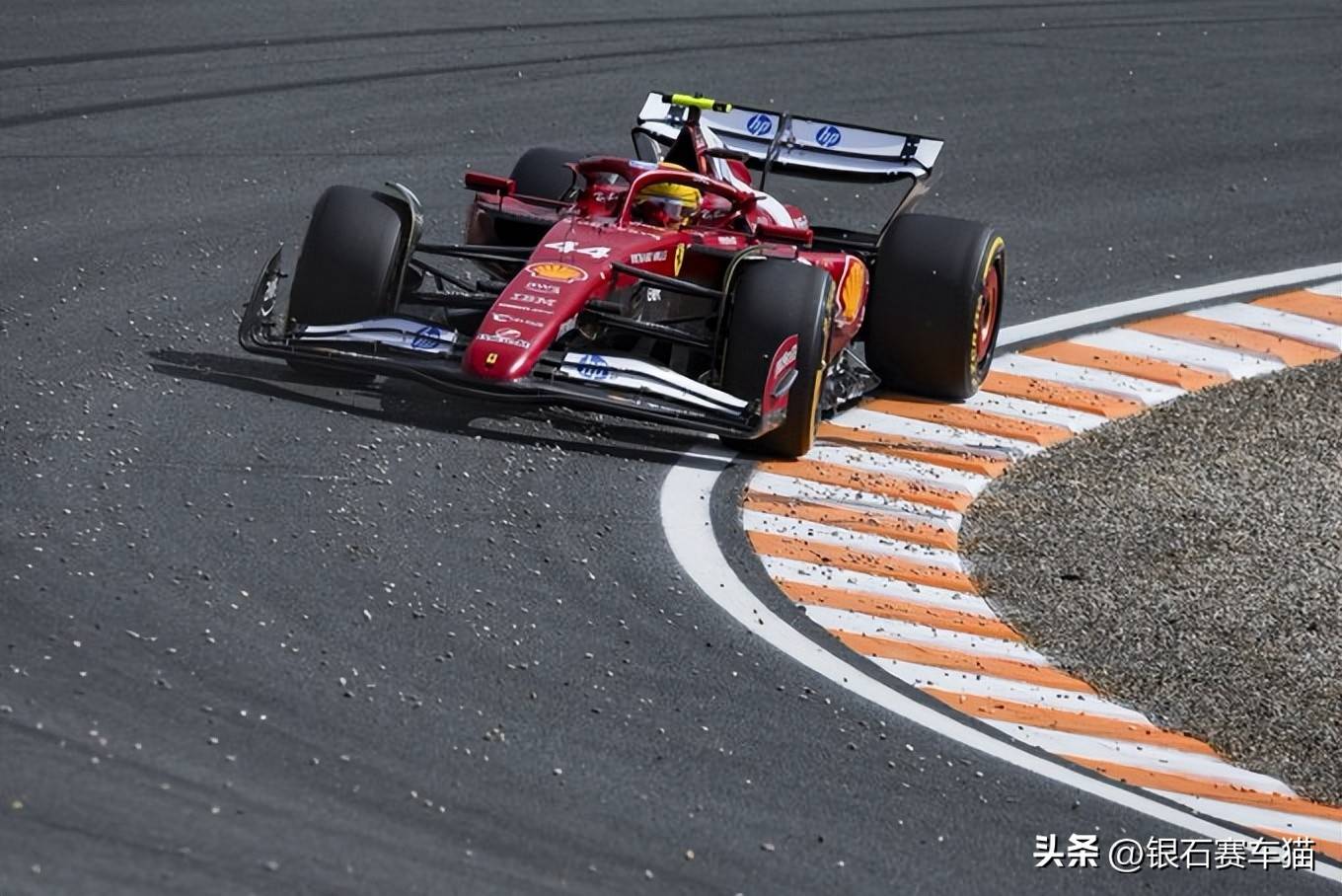 开云体育平台APP-关于阿斯顿马丁完胜法拉利，塞恩斯点燃赛场的信息