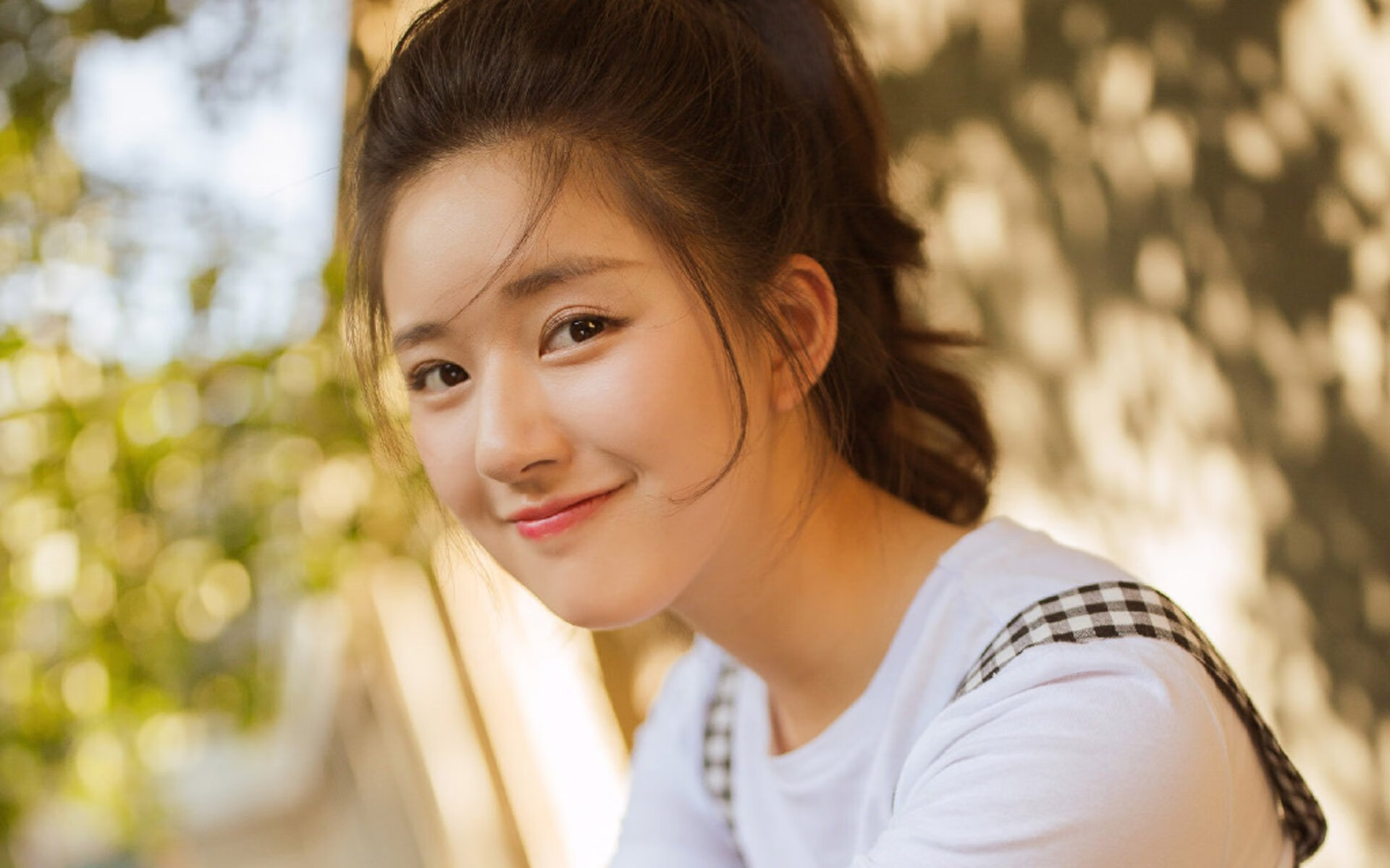 足球小国的双重变奏，冷锋与热浪间，意志如何战胜方程式？